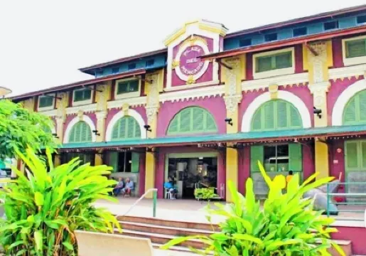 Fav Place 1BR 1 Btr - 4 guests with  PowerBackUp&Park