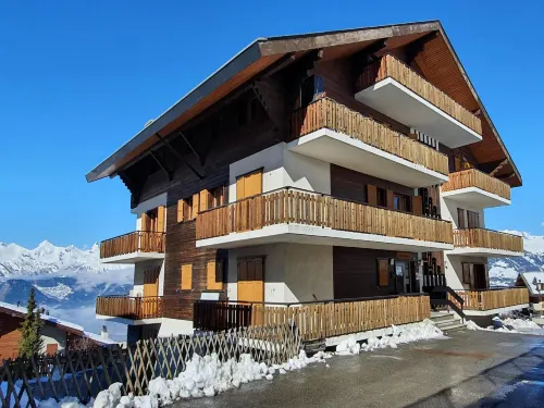 Apartment for 8 in Veysonnaz