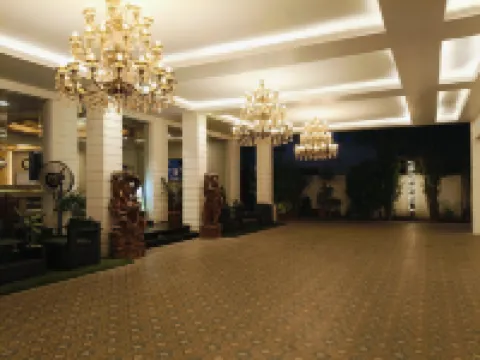 Vatika Premier Hotel パトナのホテル