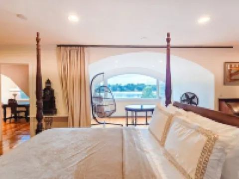 Spacious Waterview Home - Spa, Pool Table & Fireplaces – for Families & Reunion Hoteles en Bourne