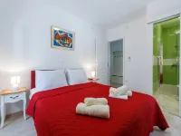 Villa Balarin - Five Bedroom Holiday Home with Terrace and City View - Wifi