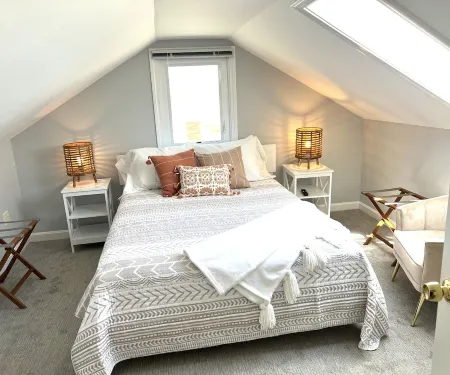 Beach House ∆ Prime Location ∆ Steps to the Ocean Отели в г. Олд-Орчард-Бич