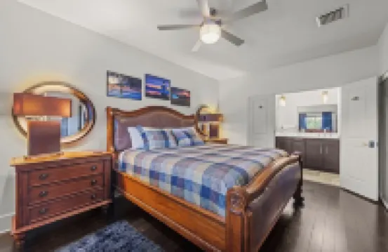 LUXURY AND LOCATION!!!
