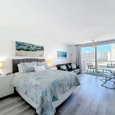 Instaworthy-Prestigious Sunny Isles Beach. Direct beach access from building