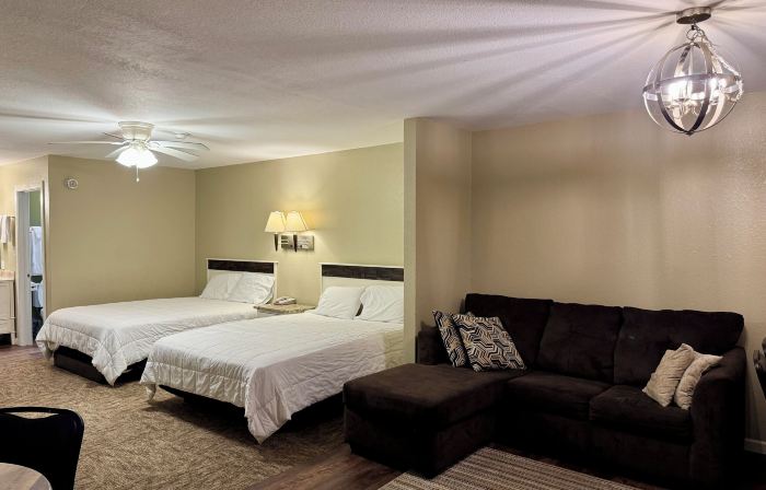 Twin Lakes Inn & RV Park