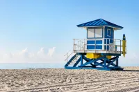 Hollywood Boardwalk Studio Fully Equipped Kitchen