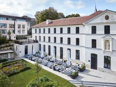 Domaine Reine Margot Paris Issy MGallery Collection