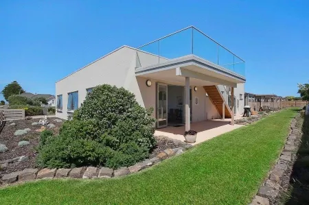 Peterborough House Отели рядом с достопримечательностью «Port Campbell Jetty»