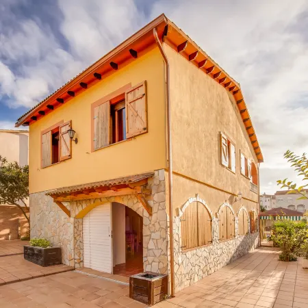Holiday Home in Vendrell near Costa Dorada Beach