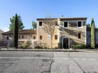 Apartment in Mallemort near Pont Royal マルモールのホテル