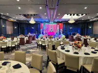 The Roslyn, Tapestry Collection by Hilton