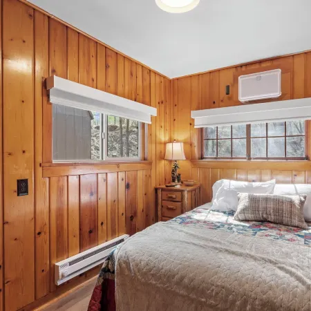 Timber Lodge Cabin 13 Отели рядом с достопримечательностью «Музей Гоуст Таун (Город-Призрак)»