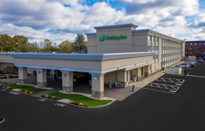 Holiday Inn & Suites Boston-Peabody by IHG