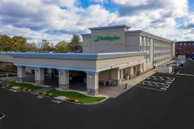 Holiday Inn & Suites Boston-Peabody by IHG