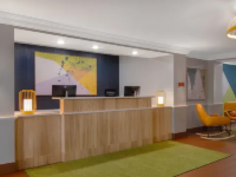 スパーク バイ ヒルトン モンゴメリー イーストチェイス モントゴメリーのホテル