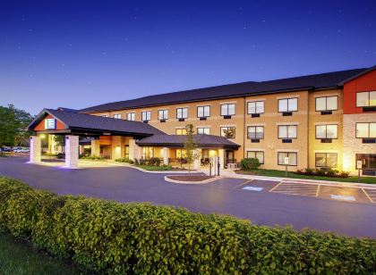 Holiday Inn Express & Suites AURORA - NAPERVILLE by IHG