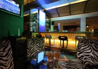 The Golkonda Hotel - bar