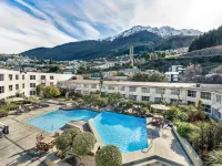 Mercure Queenstown Resort - Pools