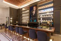 Eugenia de Montijo, Autograph Collection - bar