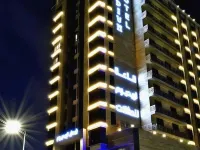 Iridium 70 Hotel Hotels near Refan Hall