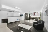 Central Kensington Apartments Hotels in Garbutt