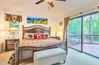 Lake Toxaway Cabin w/ Fire Pit - 1 Mi to Marina - Homestays