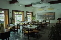 Hotel Yatrik - breakfast