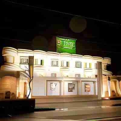 ホテルファインガーデン鈴鹿店 Hotel Exterior