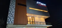 Max Coliving Hotels in Lahat