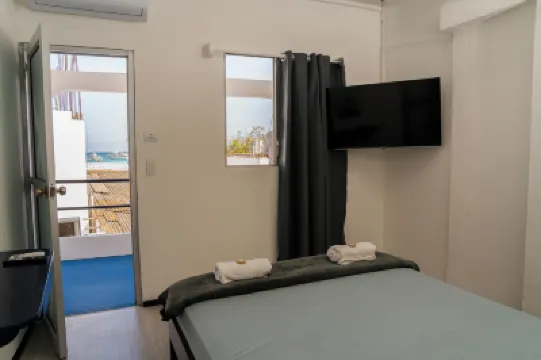 Hostal Elizabeth Hotels near Punta Estrada beach