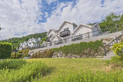 Namhae Olive Pension