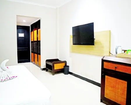 PLUM Prestige Hotel Juanda Hoteles en Gedangan