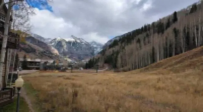 Etta Place 7 by Avantstay Ski in/ Ski Out Unit w/ Striking Views!