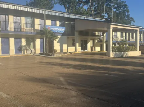 Motel 6 - McComb, MS