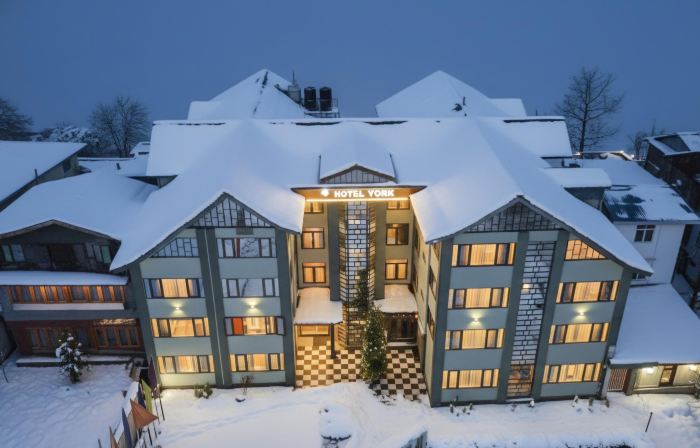 Hotel York (5 Mins Walk to Dal Lake)