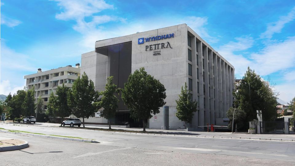 Wyndham Santiago Pettra