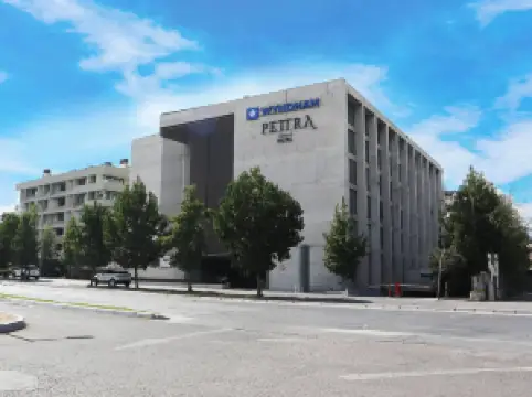 Wyndham Santiago Pettra