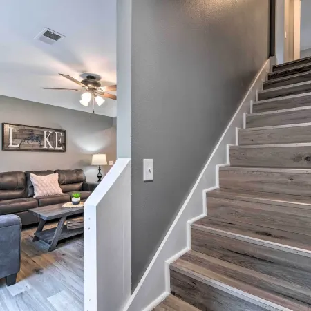 Pet-Friendly Abode, Walk to Table Rock Lake!