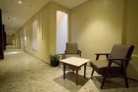 The Amber Hotel - 3-Star
