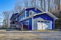 6 Mi to Chatuge Lake: Spacious Cabin w/ Mtn Views! - 3-Star