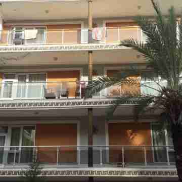 Uyar Palace Hotel Exterior