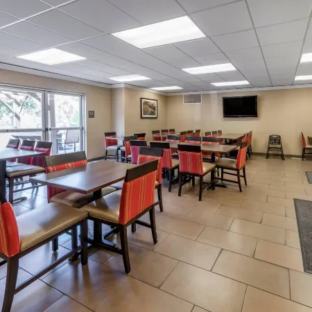 Comfort Suites Near Six Flags Magic Mountain