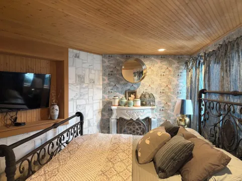 Spacious 5-bedroom country marble chateau in charming Fair Haven