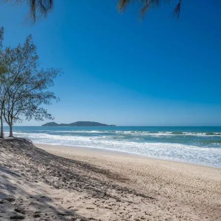 Complete Stay by the Sea, Just 10 Meters From the Beach - Aars Отели рядом с достопримечательностью «Кампече»