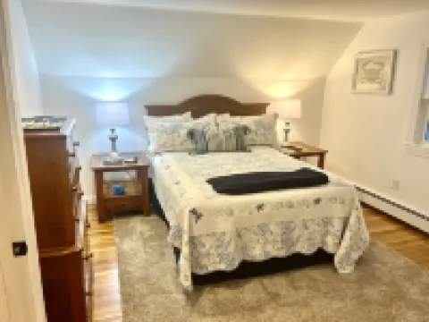 Sunset Point - Spacious 4-BR Long Pond House w/ private swimmable beach & AC