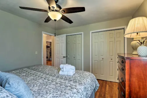 Spacious Mount Pleasant Home 5 Mi to Beach - Bungalows