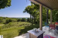 2BR Escape Torch Lake Views Golf 755