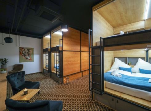 Chors Like a Hotel - Hostel