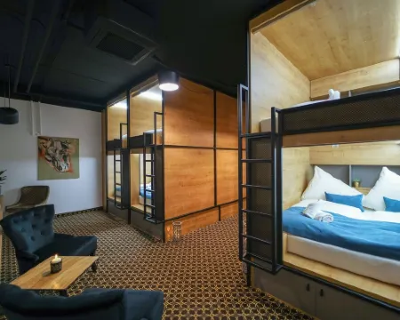 Chors Like a Hotel - Hostel Hoteles en Bratislava I