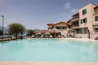 June Stay Lake Garda - Pools